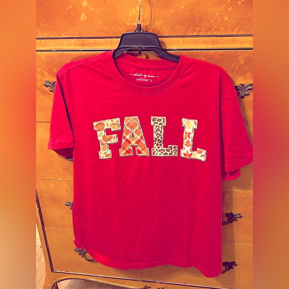 Women’s fall tee shirt